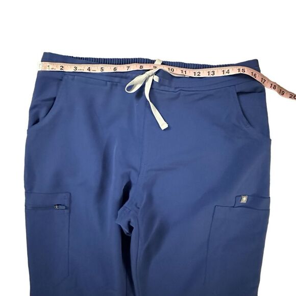 Figs ~ Yola Skinny Scrub Pants™ ~ Straight Leg skinny fit ~ ankle slit ~ size M - Picture 11 of 15